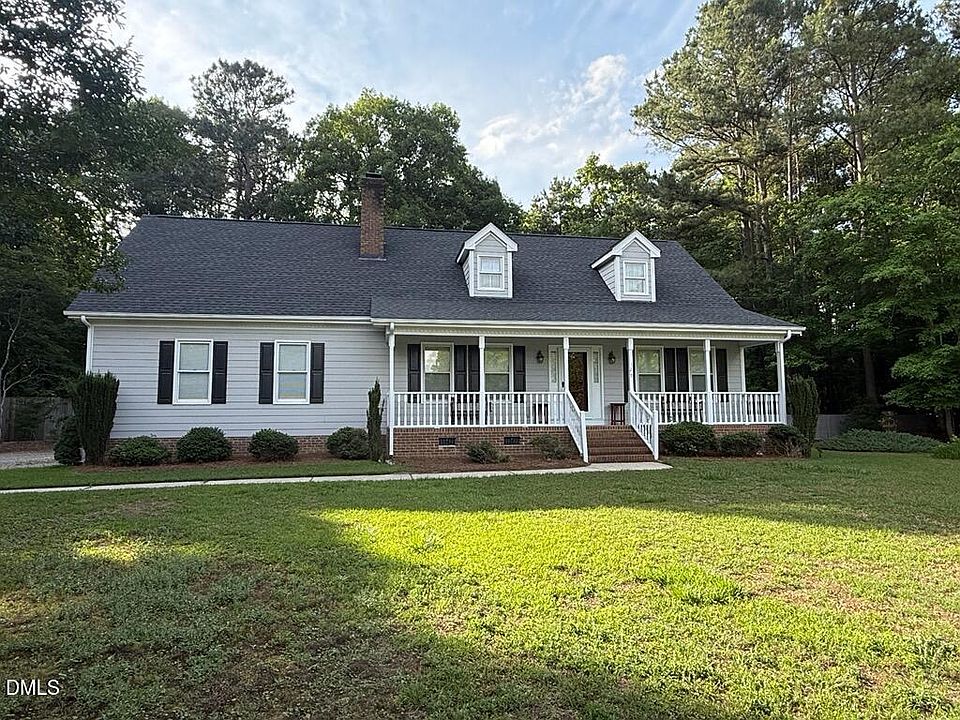 1st image of 129 Pebble Dr
