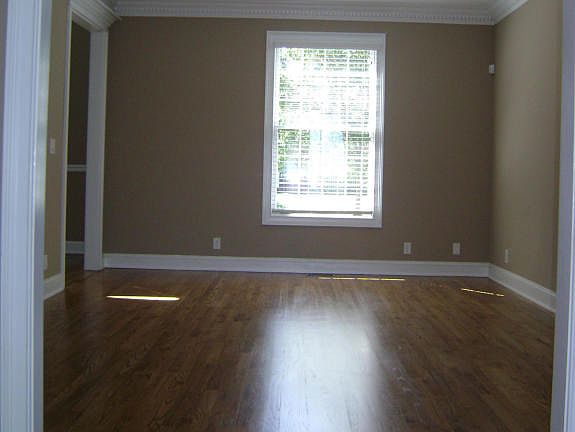 4th image of 1600 Bingham Dr #2