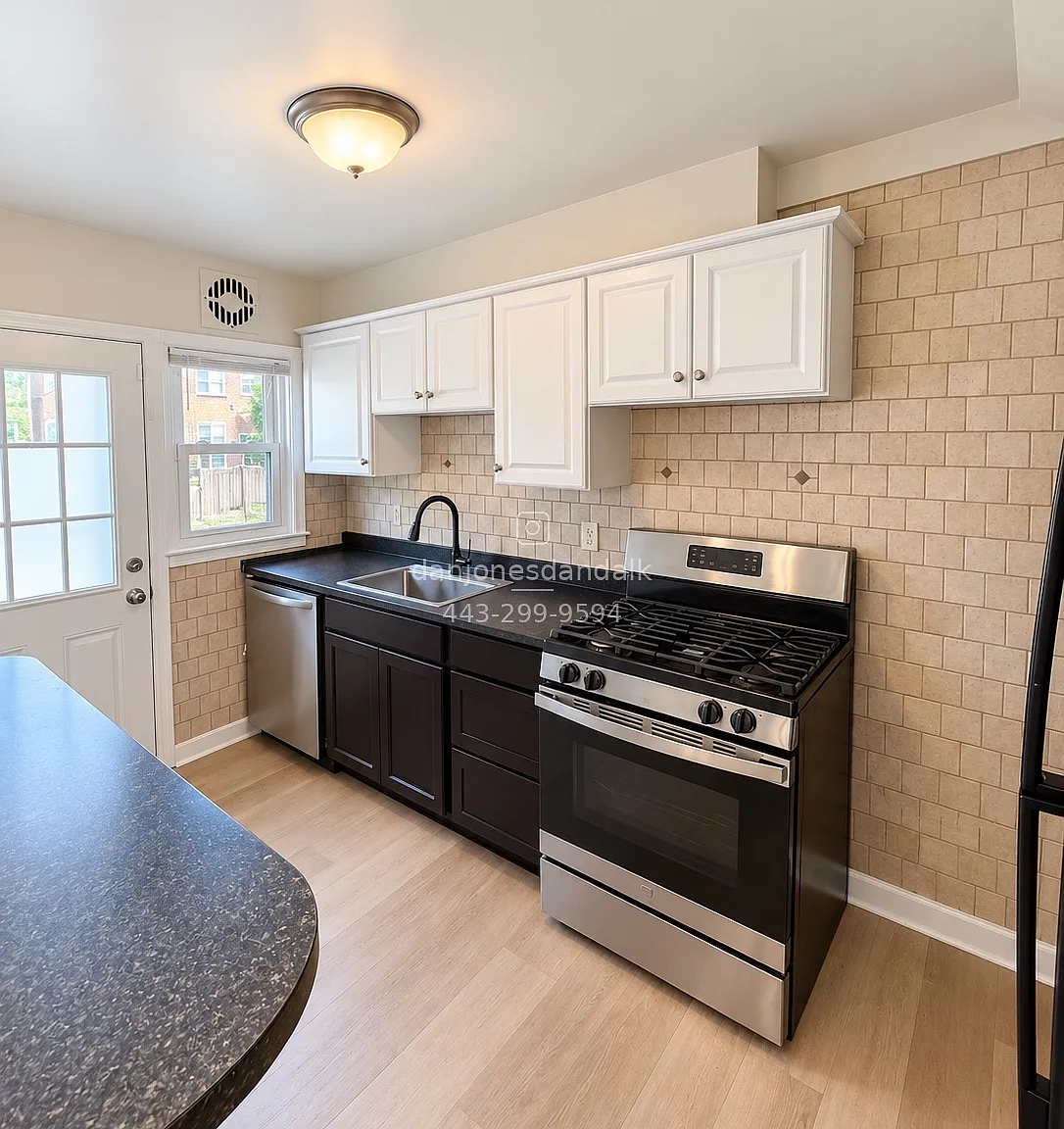 3 bed, 1.5 bath, 1024 sqft, $1,975 — Photo 1