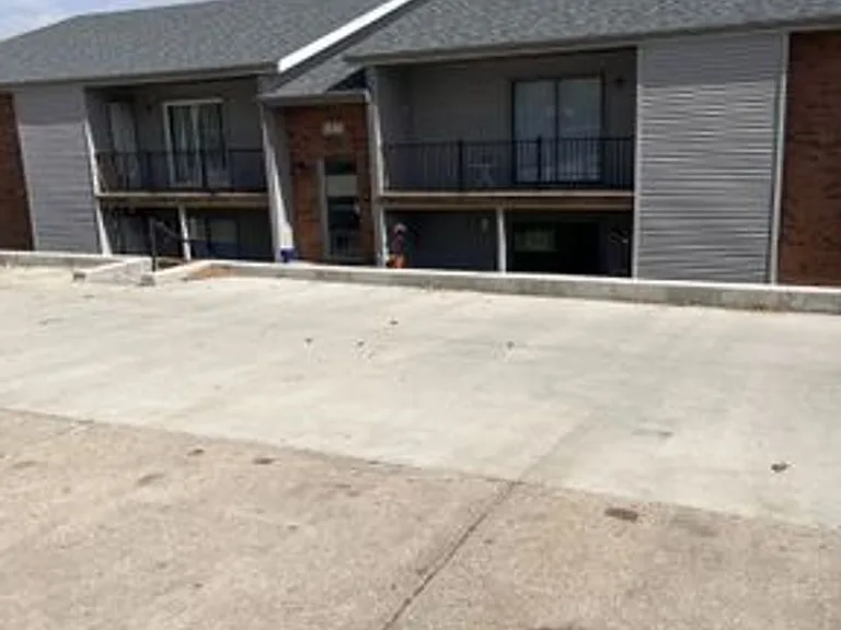 123 Ventura Ave — Photo 1