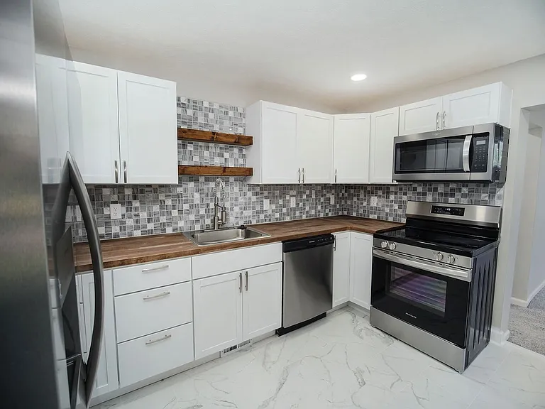 260 S. 27th Street — Photo 9