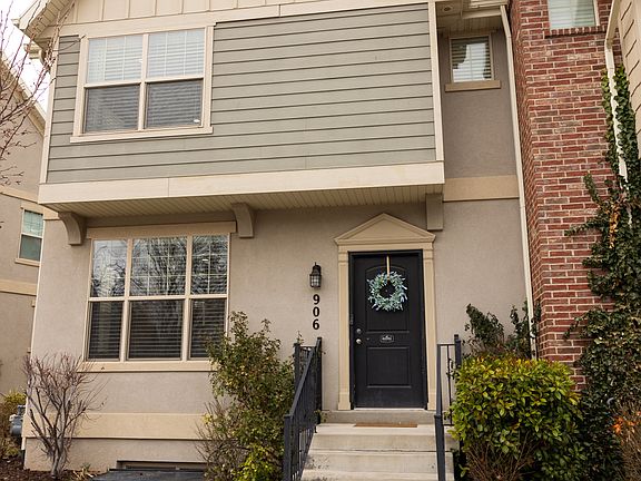 3rd image of 906 S Crescent Way