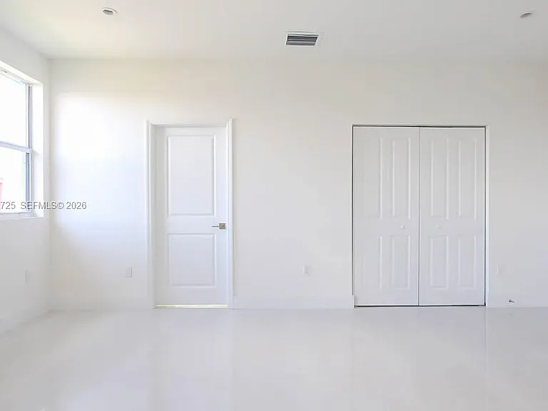 15631 SW 11th Ter — Photo 21