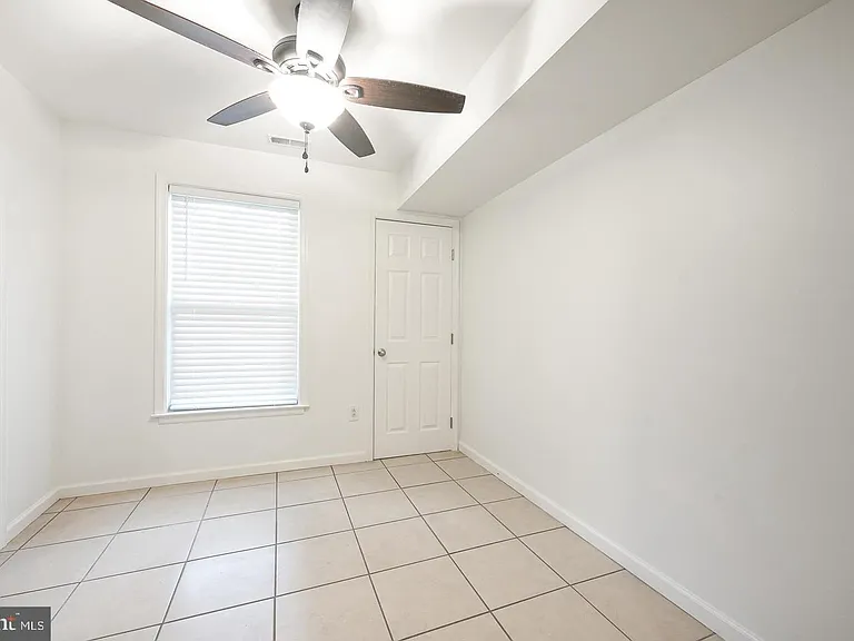 1051 Harbour Dr — Photo 14