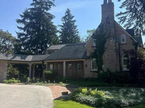 10060 North Lake Shore DRIVE, Mequon, WI 53092