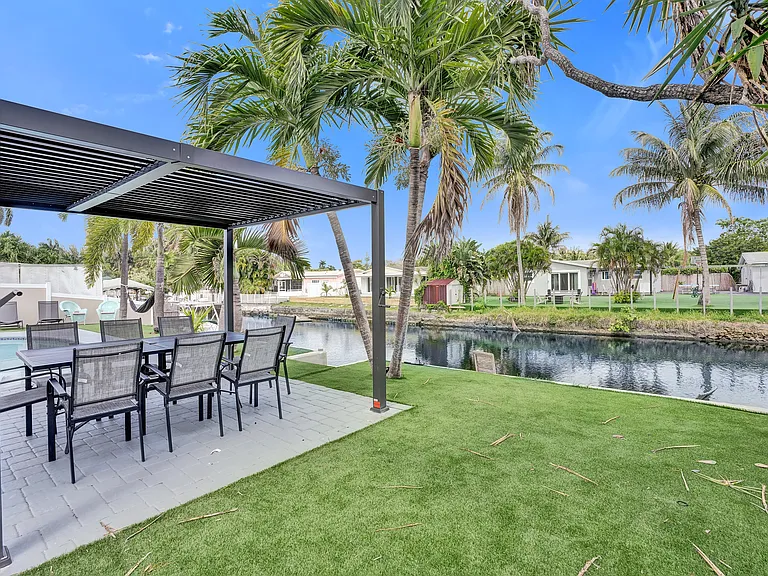 4480 SW 34th Dr — Photo 52