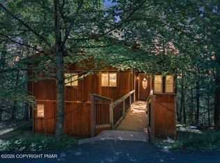 1076 Porter Dr, Bushkill, PA 18324