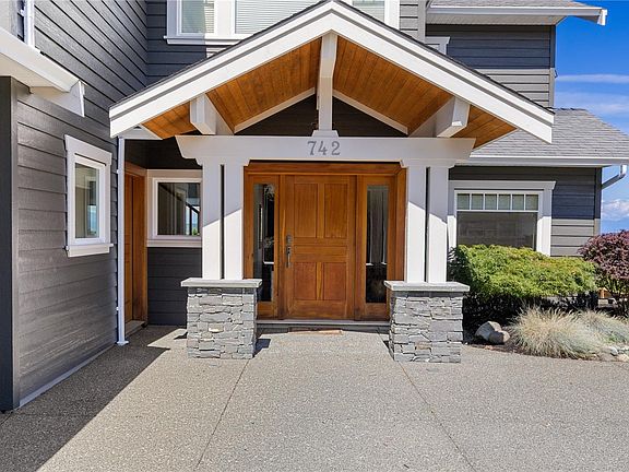 4th image of 742 Nelson Rd