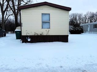 6065 Vernon St, Belleville, MI 48111