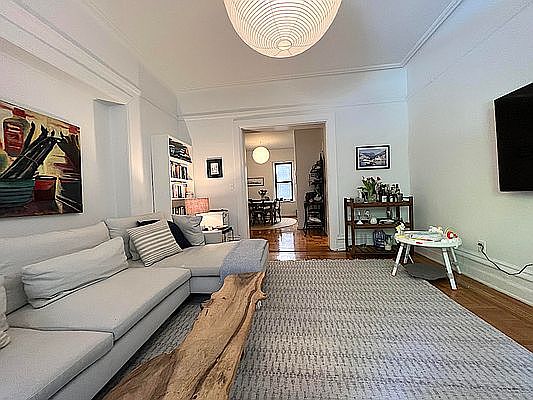 2nd image of 59 Livingston St APT 1F
