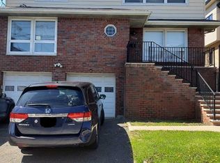 2465 6th St, Fort Lee, NJ 07024