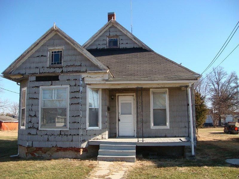 2nd image of 816 N Church St