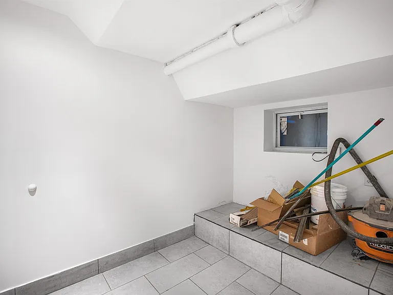 7812 Hudson Ave #1-B — Photo 22