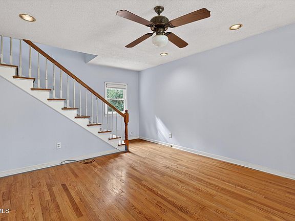 5th image of 104 Patterson Rd