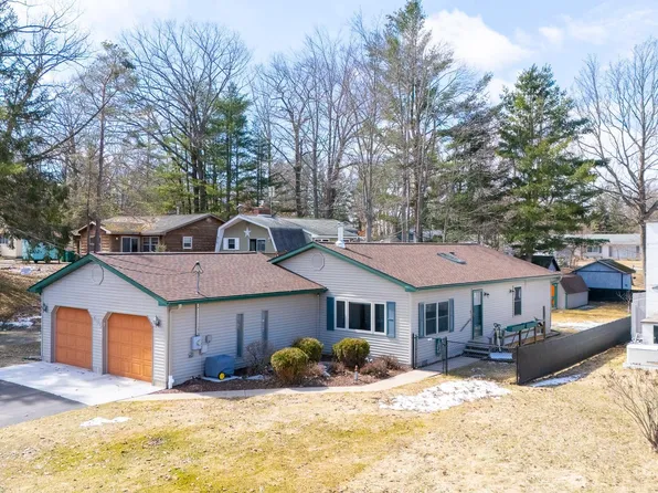 311 Iroquois Ave, Prudenville, MI 48651