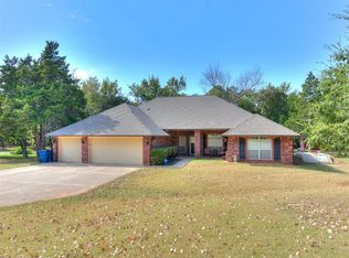 10283 Sand Plum Dr N, Edmond, OK 73025