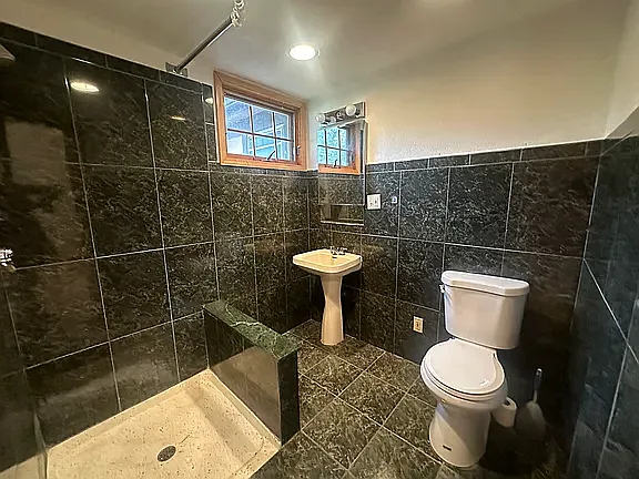 325 Bogert Ave — Photo 6
