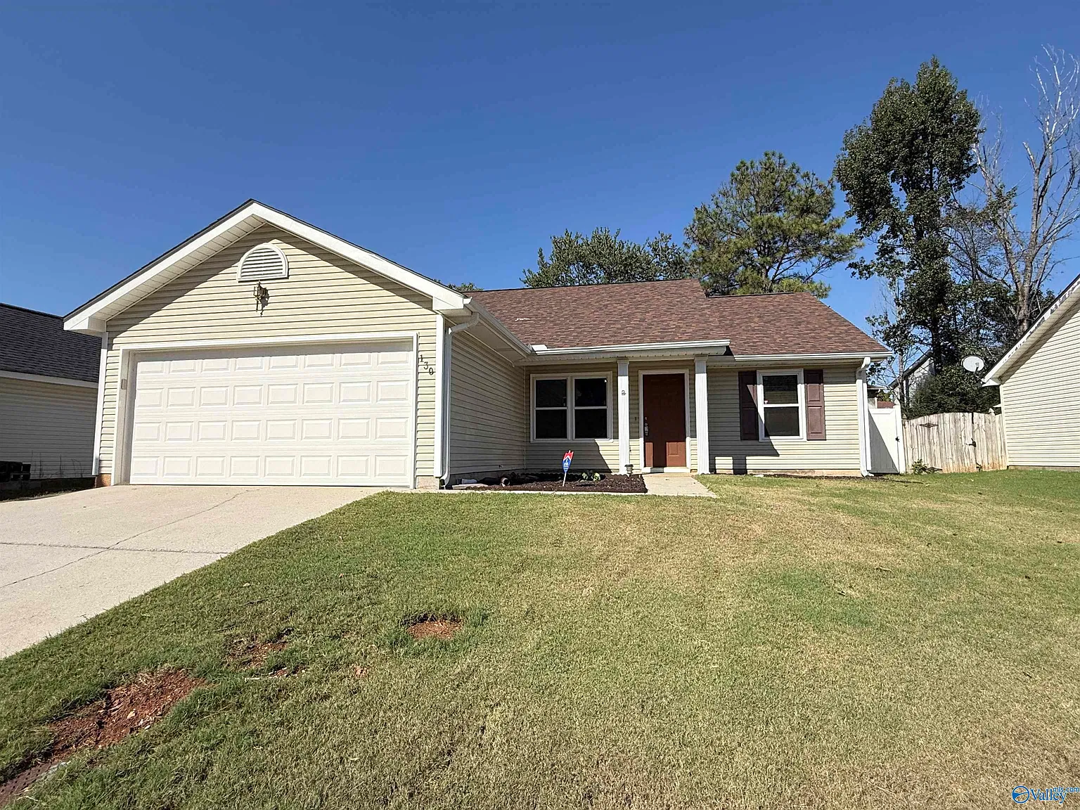 3 bed, 2.0 bath, 1243 sqft, $1,550 — Photo 1