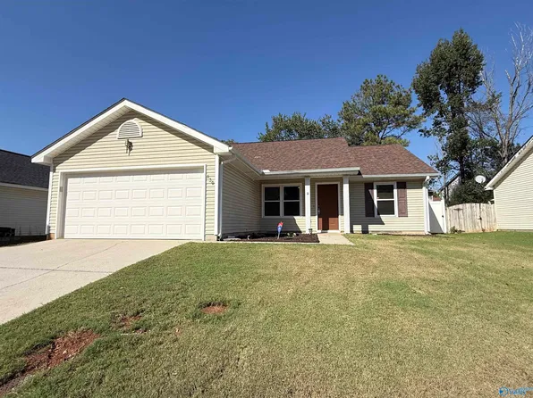 130 Sandy Hollow Dr NW, Madison, AL 35757