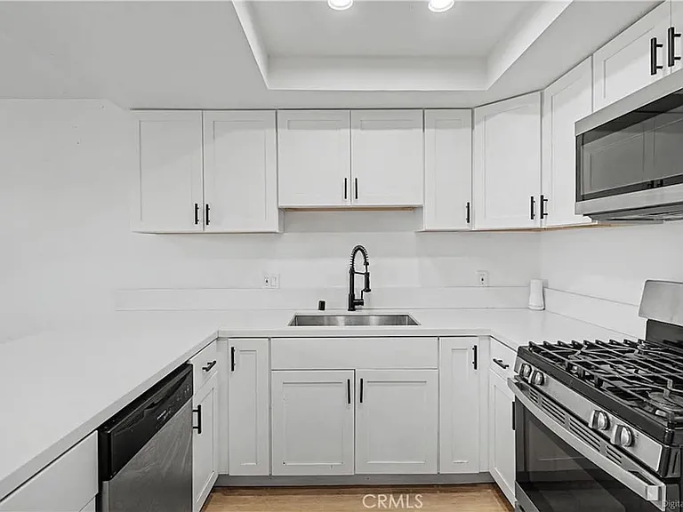 12215 Carnation Ln #D — Photo 4