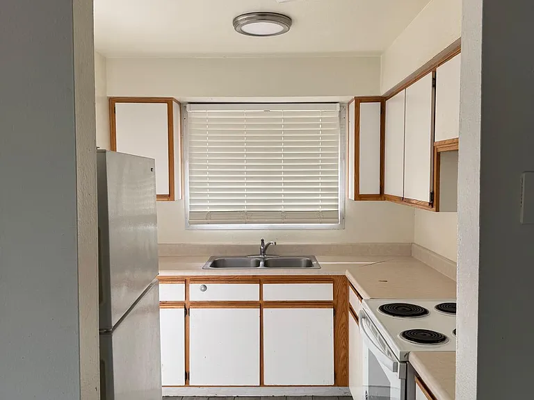 7111 W Meadowbrook Ave — Photo 5