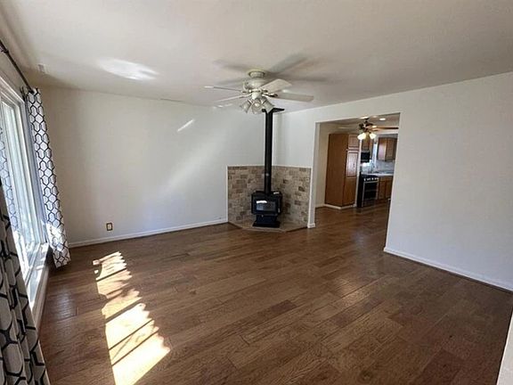 2nd image of 36050 Glen St