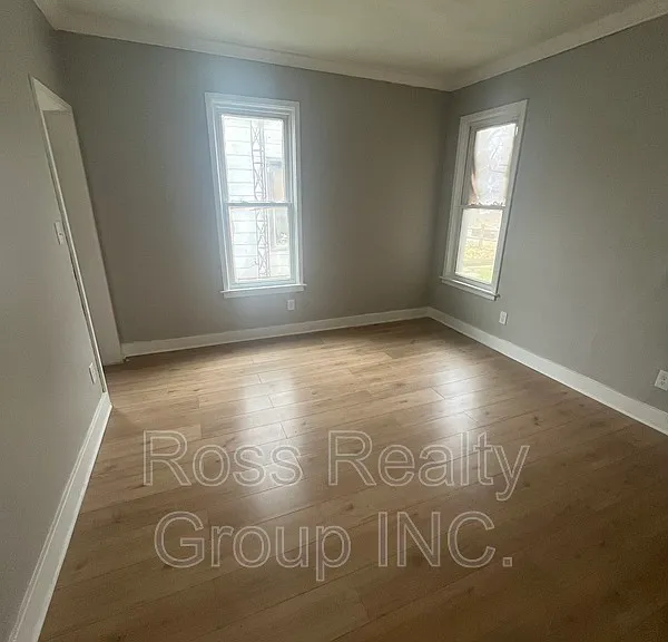 1121 Delence St #BOTTOM — Photo 4