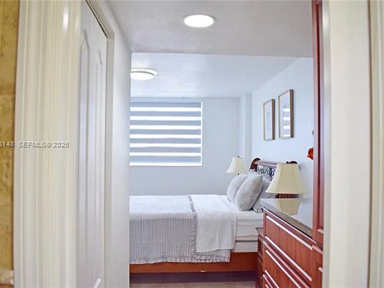 401 Ocean Dr #924 — Photo 15