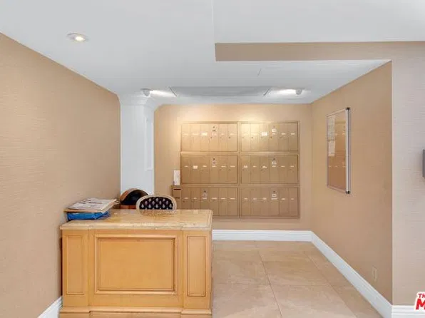 321 N Oakhurst Dr APT 606, Beverly Hills, CA 90210