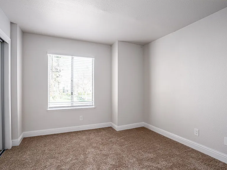 Sierra Ridge — Photo 10