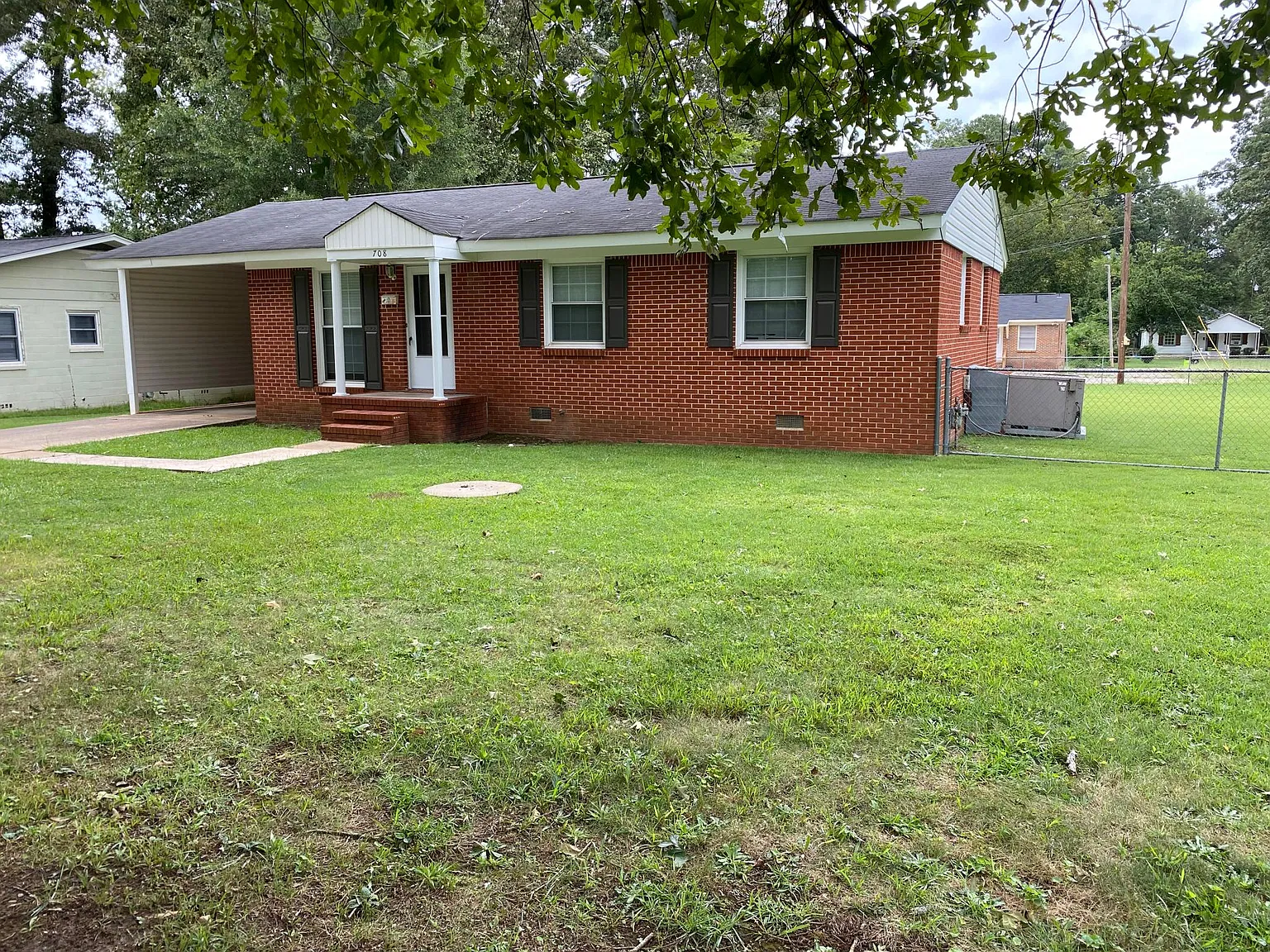 3 bed, 1.5 bath, 1080 sqft, $1,200 — Photo 2