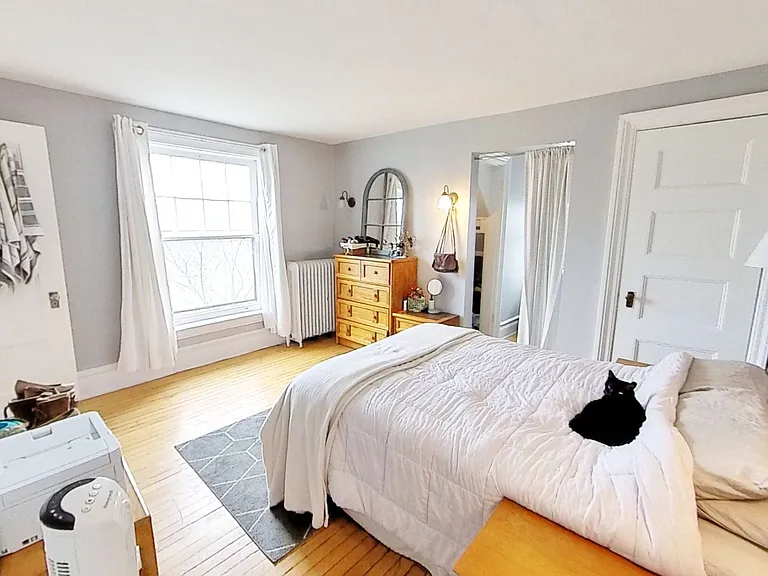 595 University Ave #3 — Photo 6