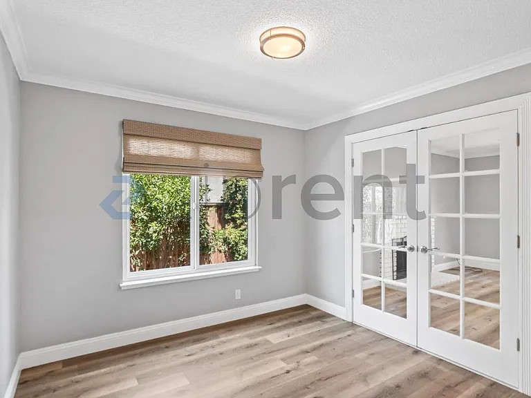 1427 Flickinger Ave — Photo 17