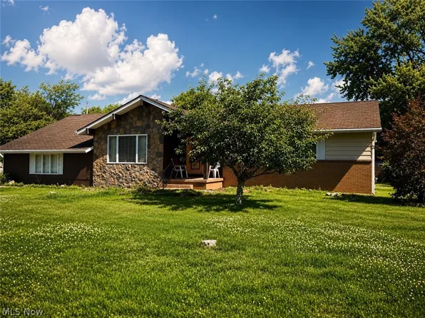 2500 Rosewood Ave, Youngstown, OH 44505