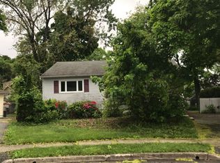 51 Daka Ct, Bloomfield, NJ 07003