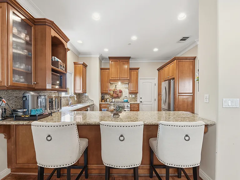 1718 Harriman Ln #B — Photo 17