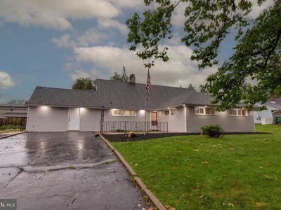 283 Snowball Dr, Levittown, PA, 19056