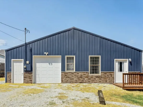 111 E Locust Street, Stockton, MO 65785