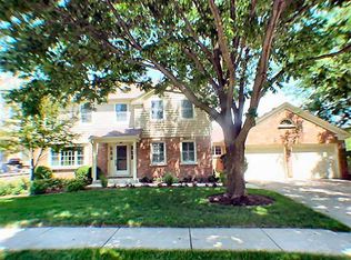 485 Village Green Rd, Naperville, IL 60540