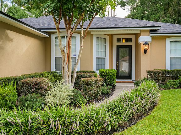 2nd image of 12485 Harbor Winds Dr N