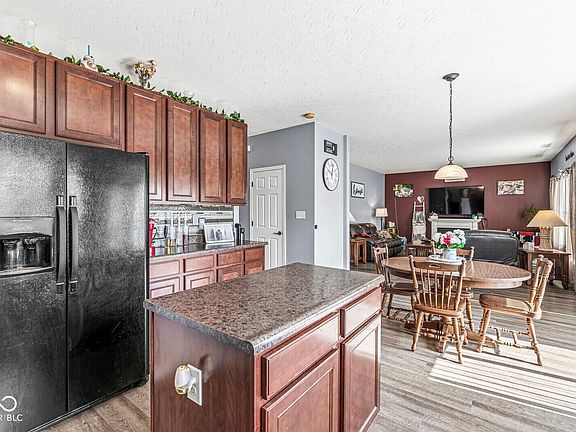 5th image of 8595 Harlekin Ct