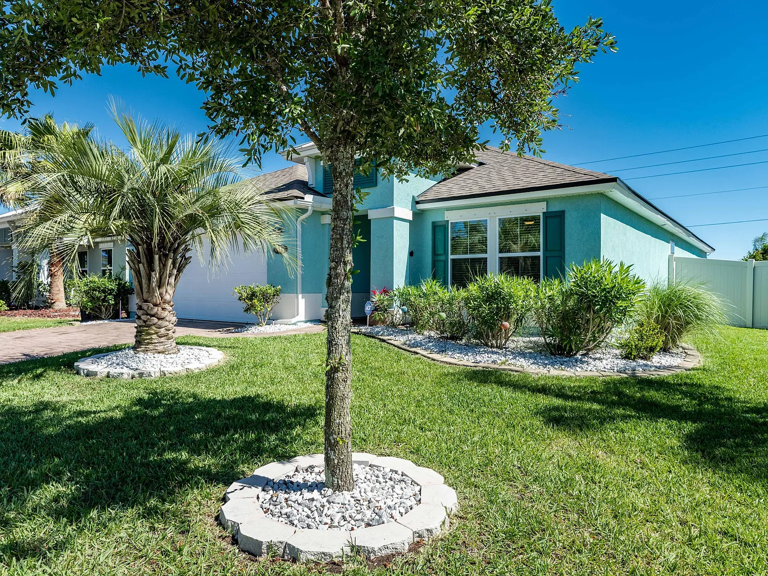 4 bed, 2.0 bath, 1913 sqft, $3,500 — Photo 3