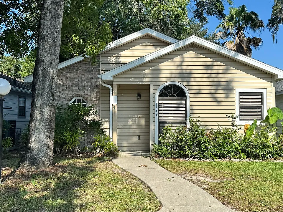 2122 NE 39th Ave