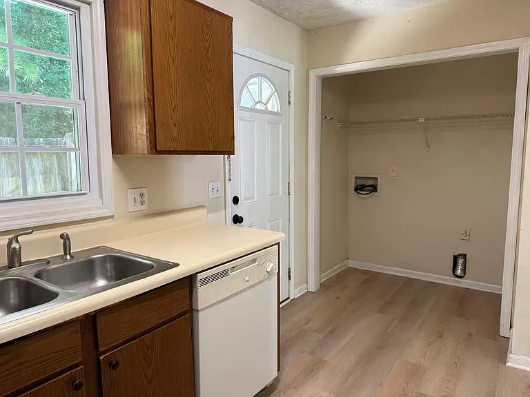 1281 Sweet Pine Dr #1281 — Photo 4
