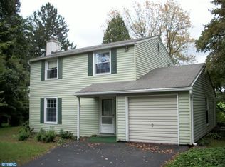 1050 Carriage Ln, Huntingdon Valley, PA 19006