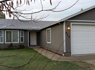 828 Hopkins Rd, Central Pt, OR 97502