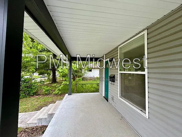 2 bed, 1.5 bath, 1048 sqft, $1,350 — Photo 2