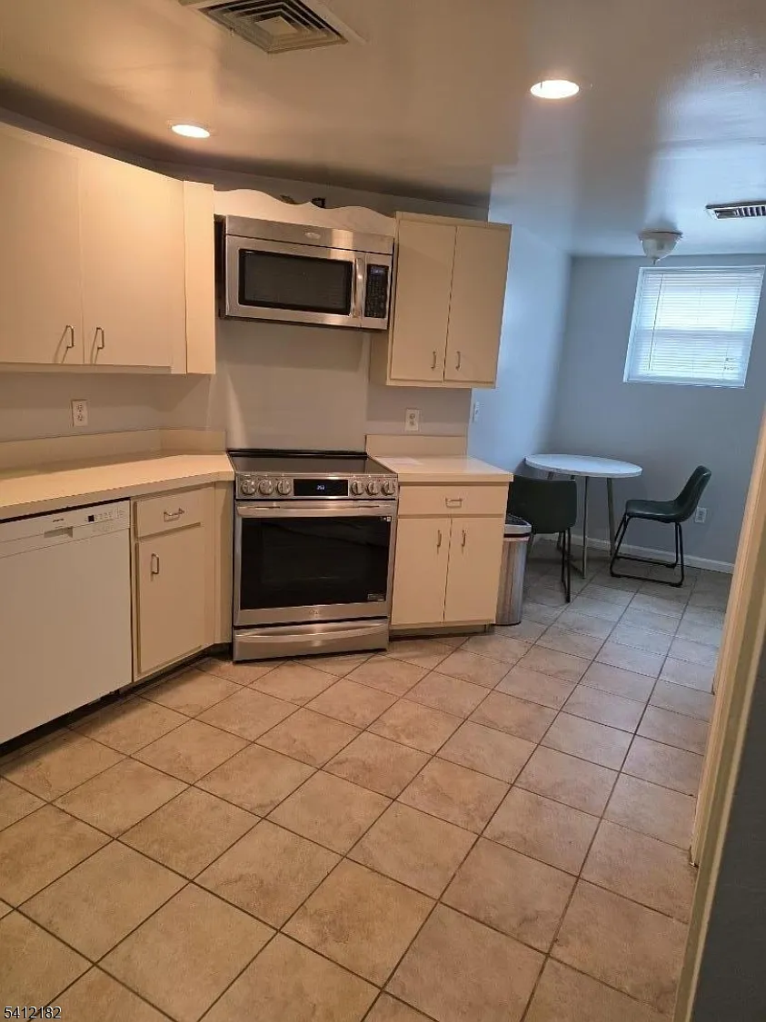 2 bed, 2.0 bath, $2,600 — Photo 4