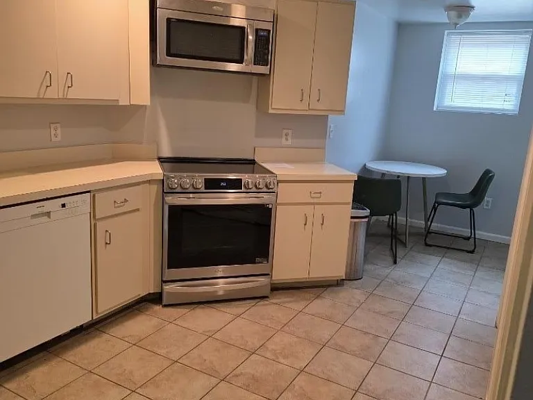 81 Western Ave — Photo 4