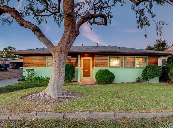 2nd image of 3303 E Del Mar Blvd